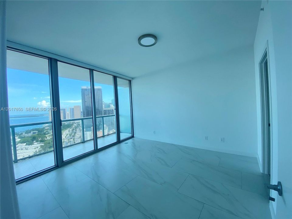 Activo con contrato: $3,600 (1 camas, 1 baños, 833 Pies cuadrados)