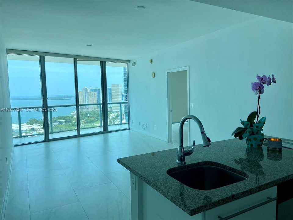 Activo con contrato: $3,600 (1 camas, 1 baños, 833 Pies cuadrados)