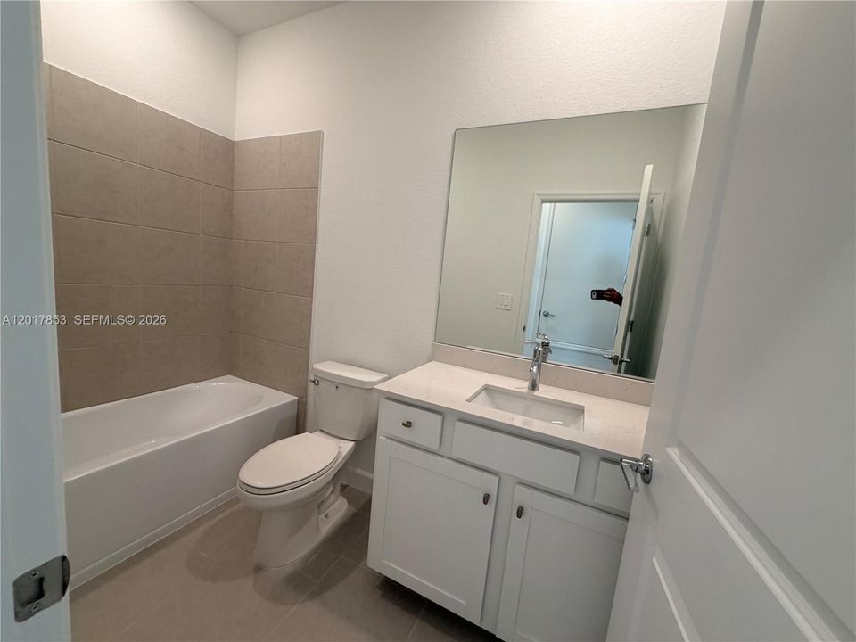 For Rent: $2,500 (4 beds, 3 baths, 1933 Square Feet)