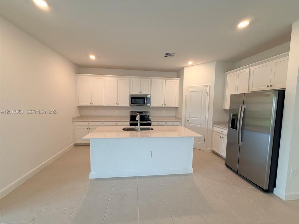 For Rent: $2,500 (4 beds, 3 baths, 1933 Square Feet)