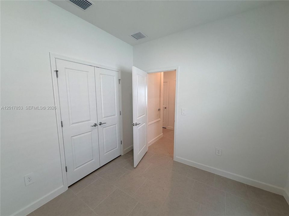 For Rent: $2,500 (4 beds, 3 baths, 1933 Square Feet)