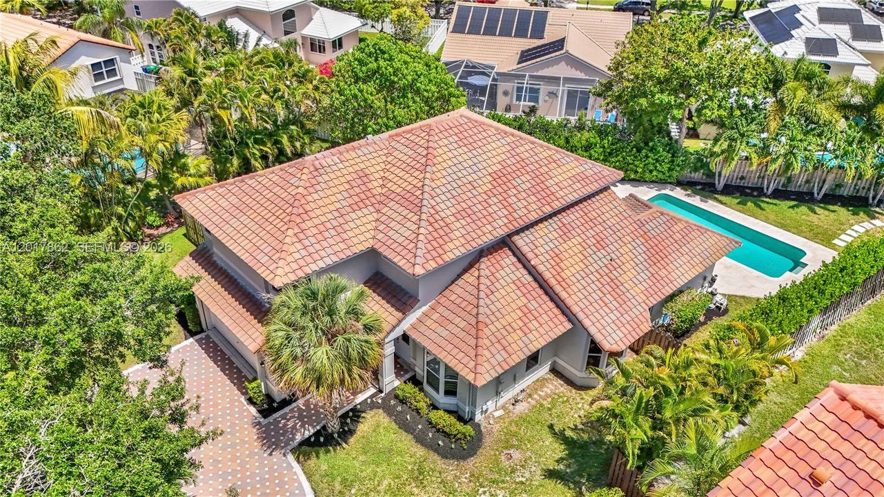 Activo con contrato: $1,050,000 (5 camas, 3 baños, 2650 Pies cuadrados)