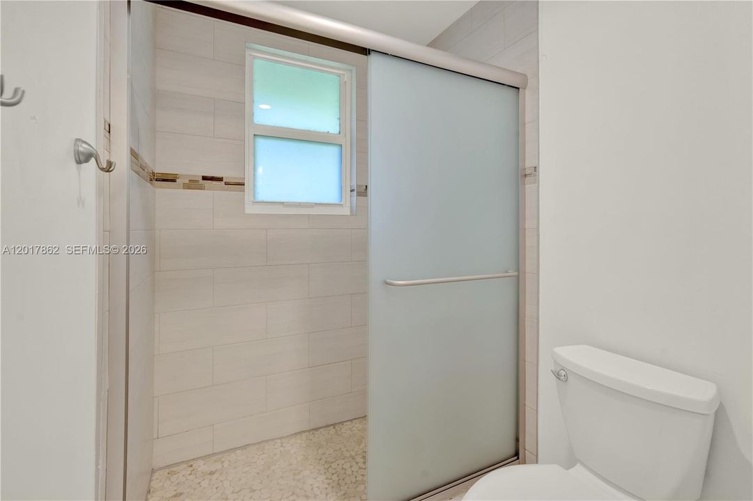 Activo con contrato: $1,050,000 (5 camas, 3 baños, 2650 Pies cuadrados)