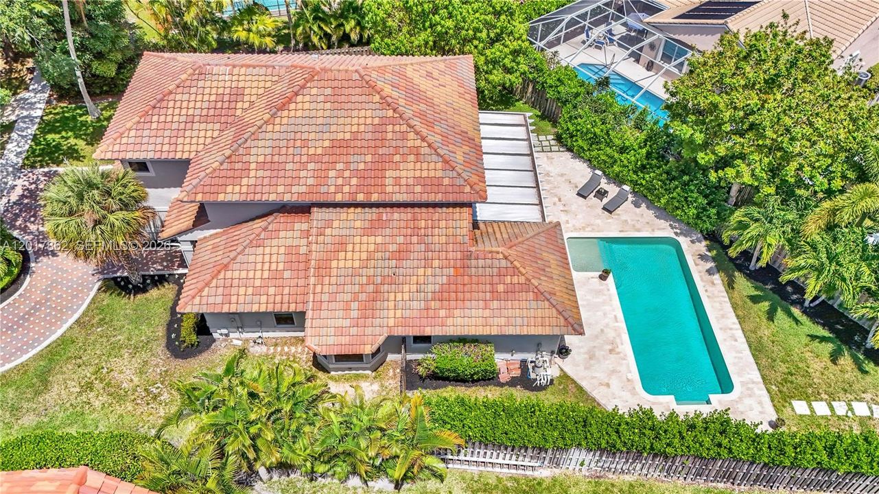 Activo con contrato: $1,050,000 (5 camas, 3 baños, 2650 Pies cuadrados)