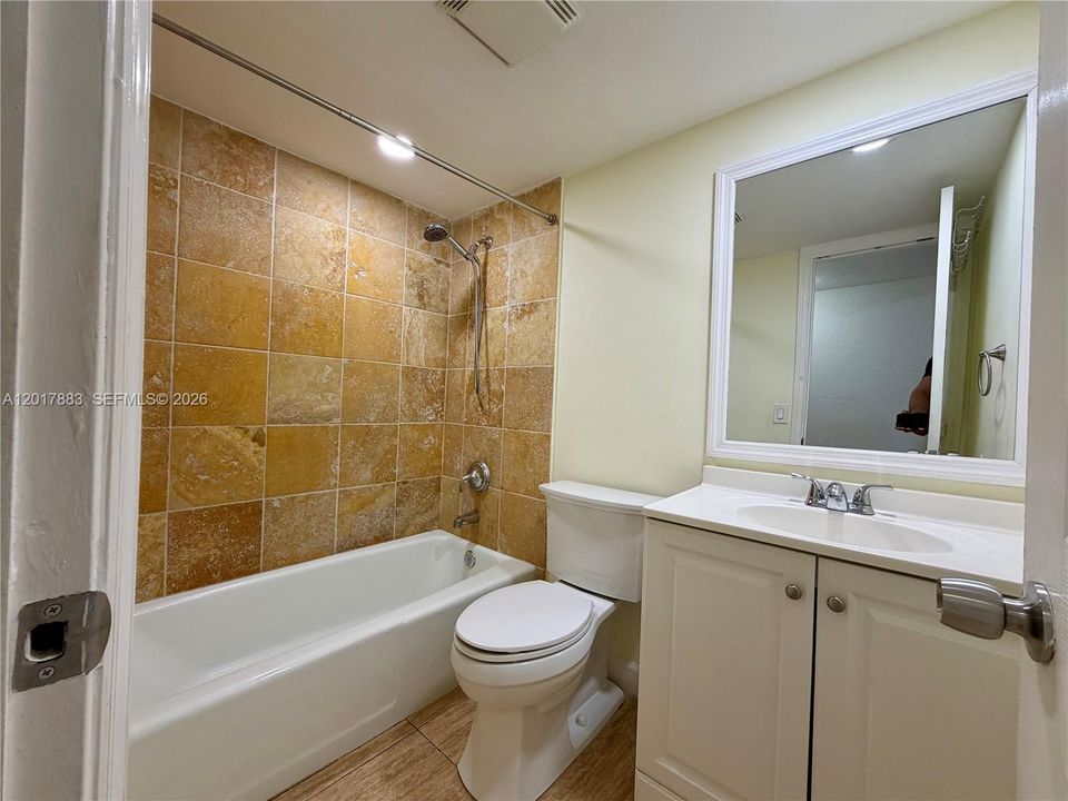 На продажу: $279,000 (2 спален, 2 ванн, 1262 Квадратных фут)