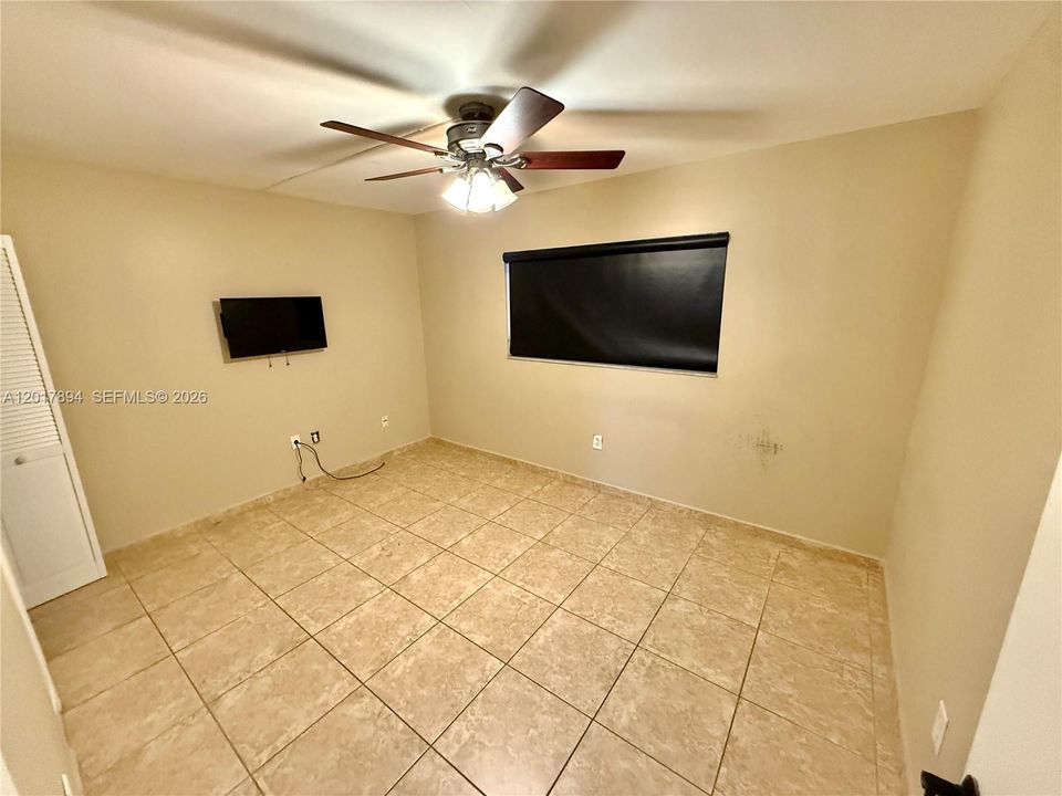For Sale: $225,000 (2 beds, 2 baths, 965 Square Feet)