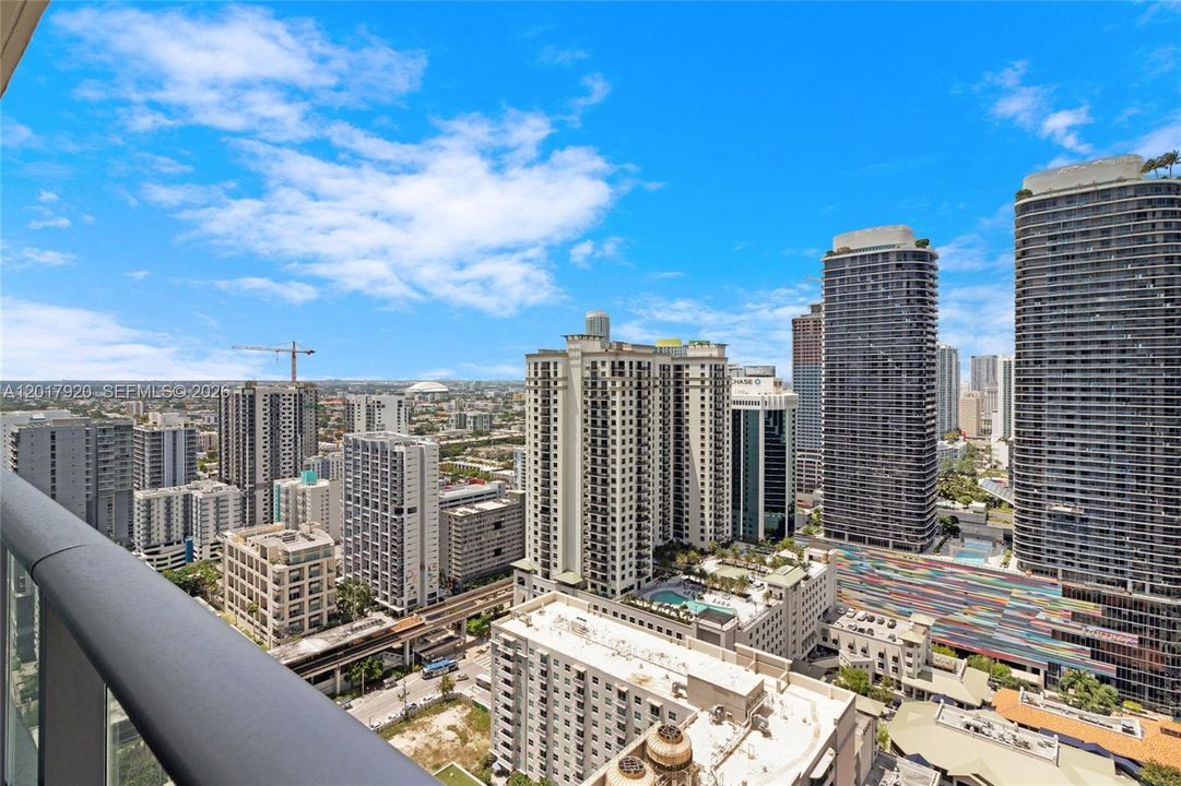 Active With Contract: $3,499 (1 beds, 1 baths, 812 Square Feet)