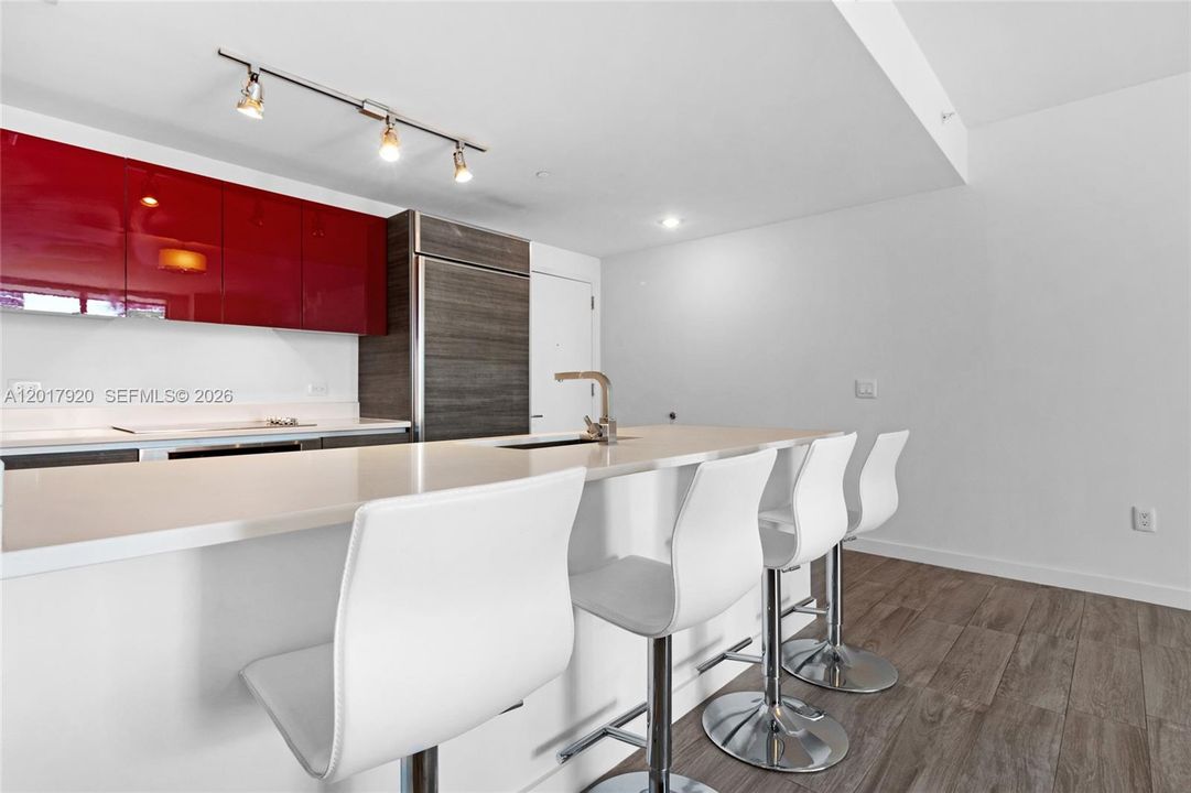 Active With Contract: $3,499 (1 beds, 1 baths, 812 Square Feet)