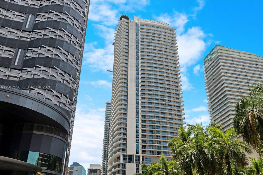 Active With Contract: $3,499 (1 beds, 1 baths, 812 Square Feet)