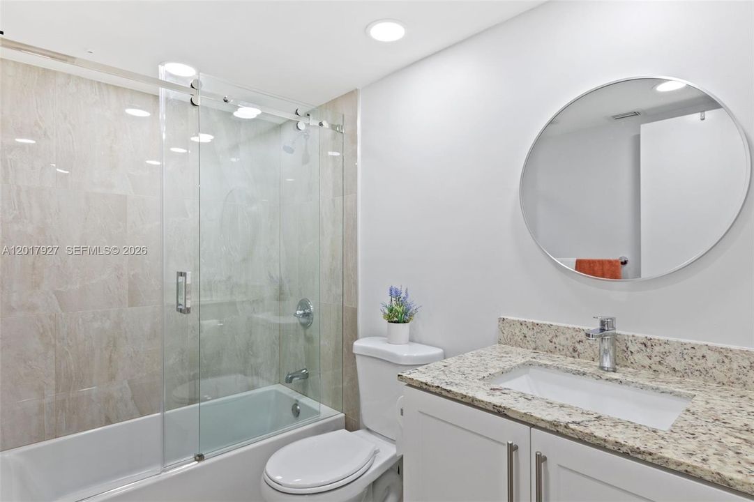 Active With Contract: $235,000 (2 beds, 2 baths, 1192 Square Feet)