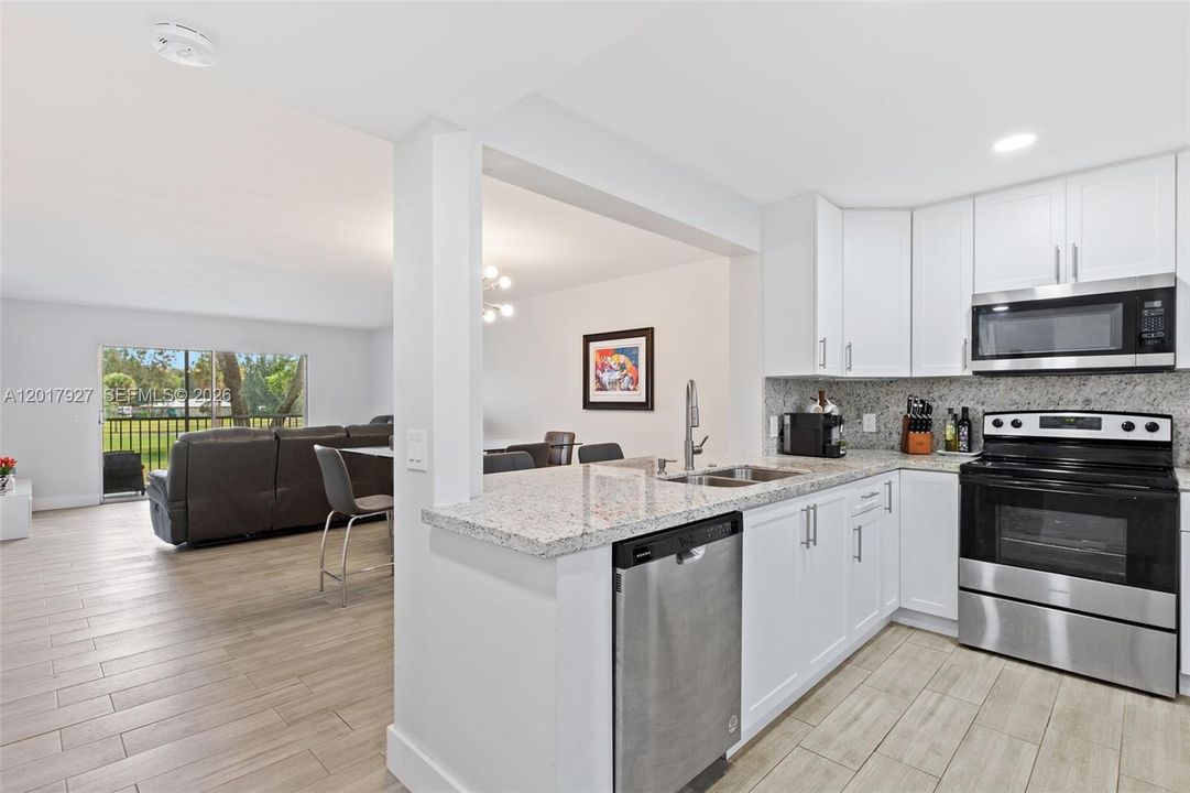 Active With Contract: $235,000 (2 beds, 2 baths, 1192 Square Feet)