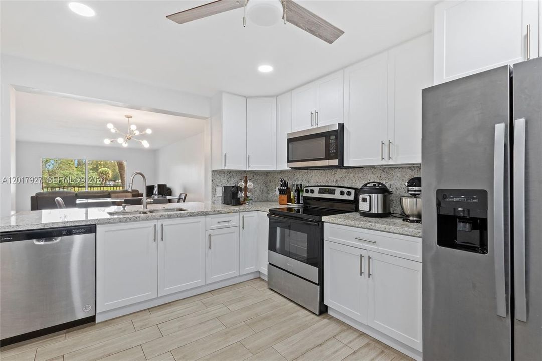 Active With Contract: $235,000 (2 beds, 2 baths, 1192 Square Feet)