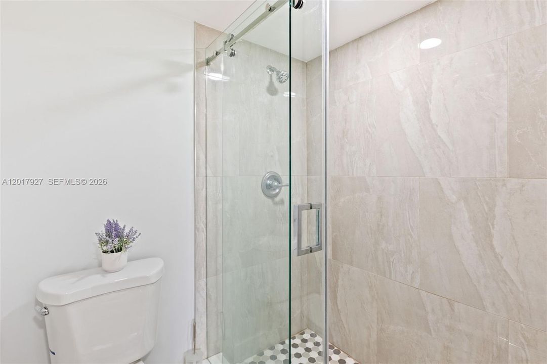 Active With Contract: $235,000 (2 beds, 2 baths, 1192 Square Feet)