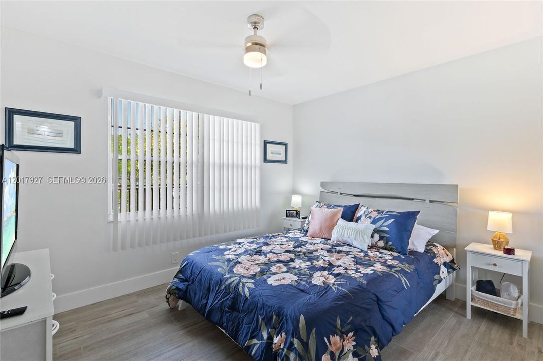 Active With Contract: $235,000 (2 beds, 2 baths, 1192 Square Feet)