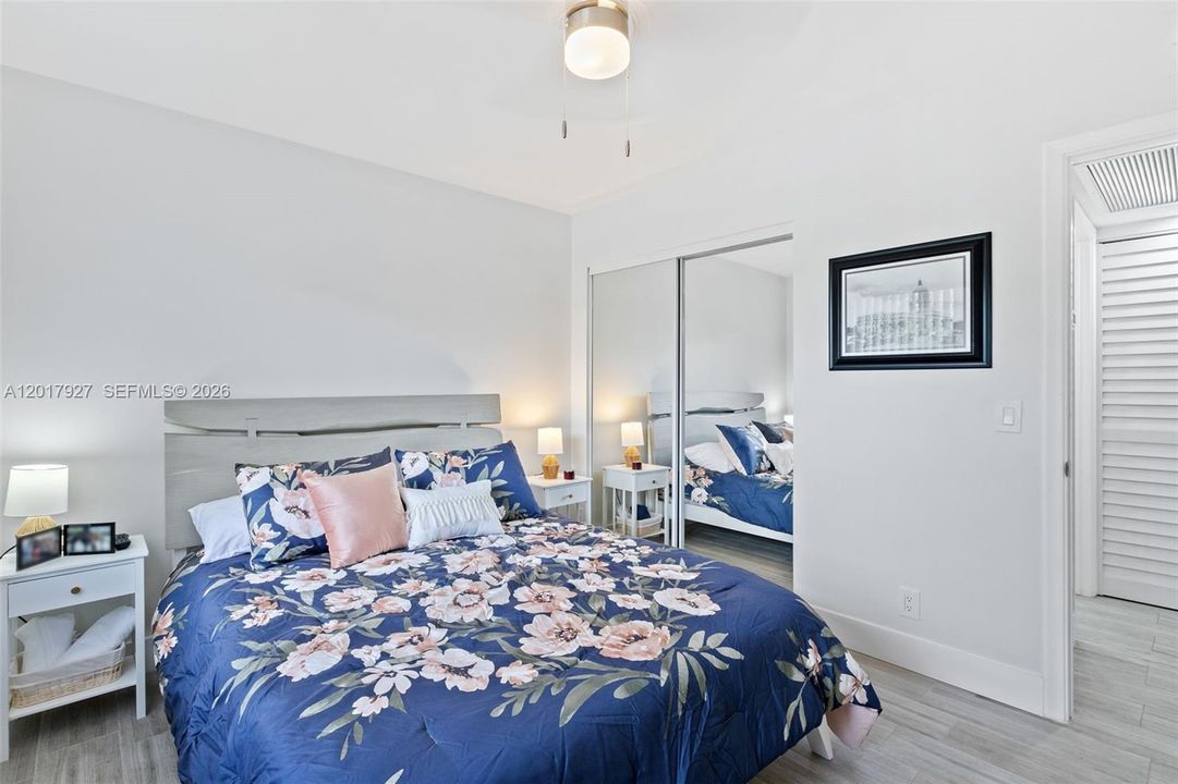 Active With Contract: $235,000 (2 beds, 2 baths, 1192 Square Feet)