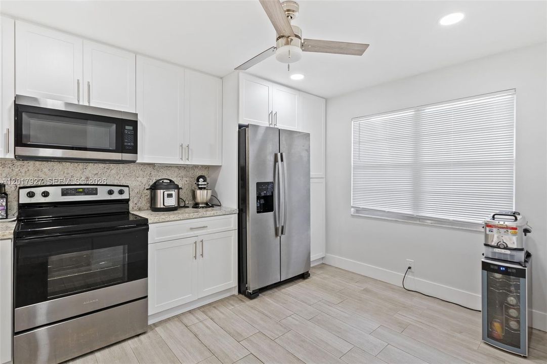 Active With Contract: $235,000 (2 beds, 2 baths, 1192 Square Feet)