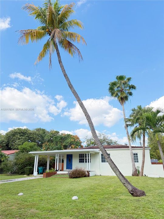 Под контрактом: $995,000 (3 спален, 1 ванн, 816 Квадратных фут)