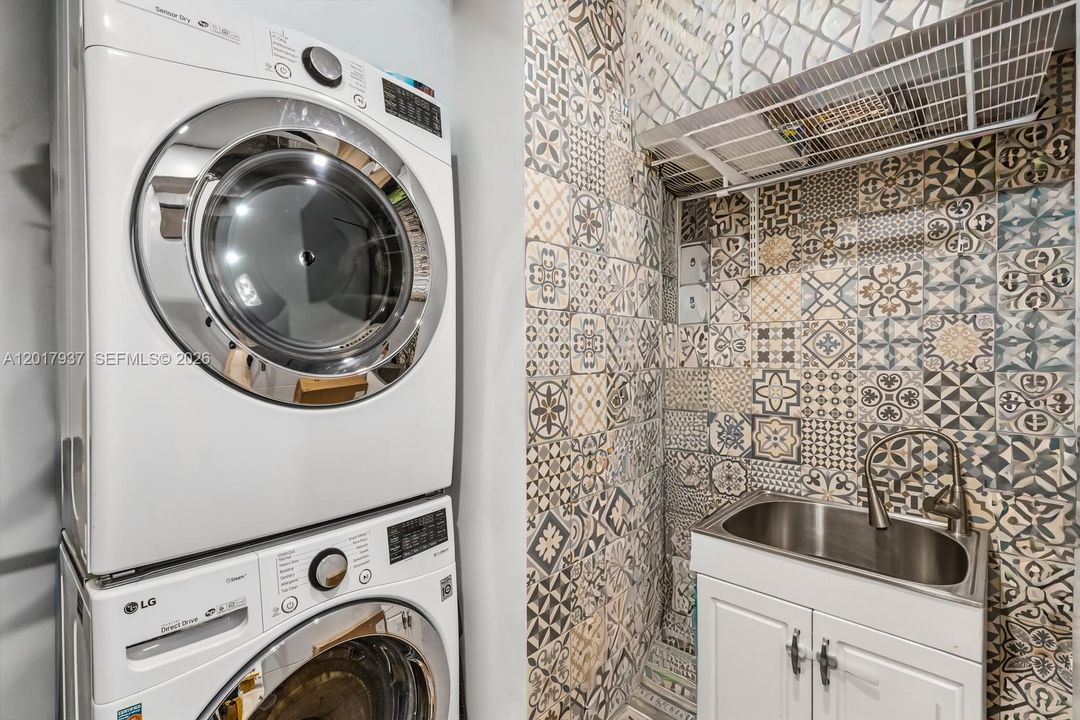 Activo con contrato: $1,270,000 (2 camas, 2 baños, 1650 Pies cuadrados)
