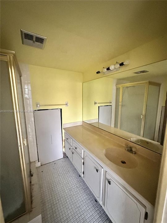En Venta: $79,900 (2 camas, 2 baños, 880 Pies cuadrados)