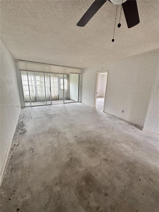 En Venta: $79,900 (2 camas, 2 baños, 880 Pies cuadrados)