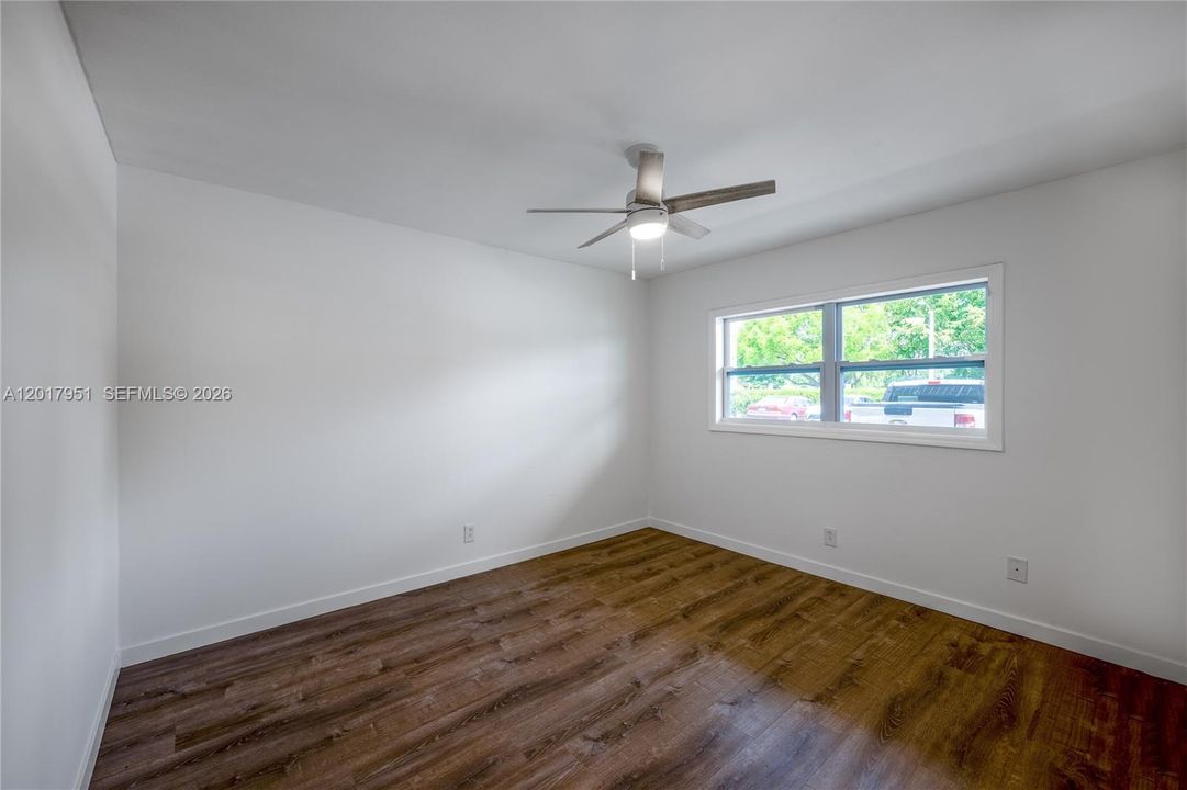 For Sale: $220,000 (2 beds, 2 baths, 960 Square Feet)