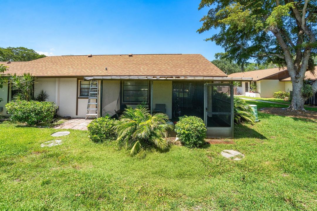 029-5ViaDeCasasNorte-BoyntonBeach-FL-33