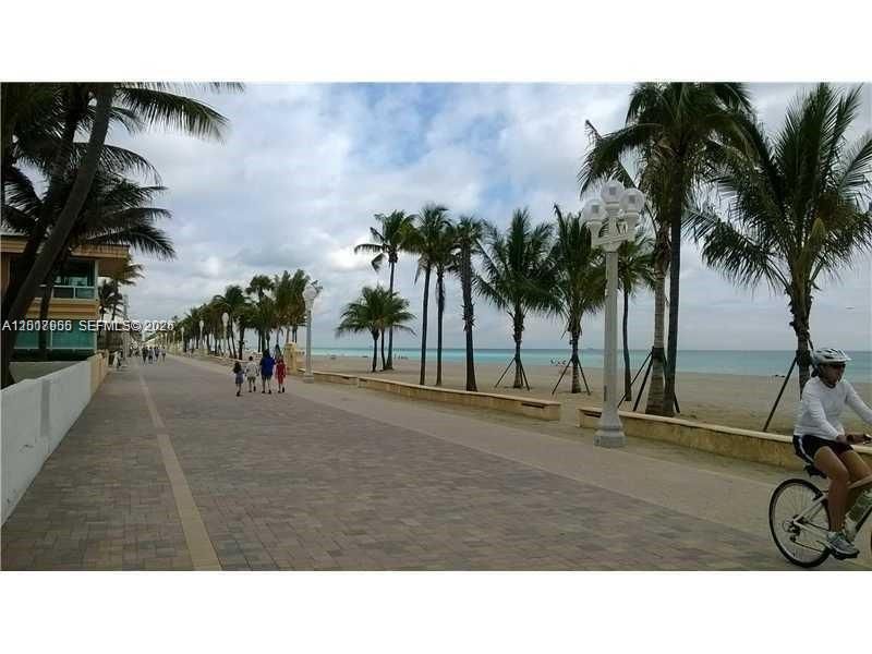 En Venta: $299,000 (1 camas, 2 baños, 980 Pies cuadrados)