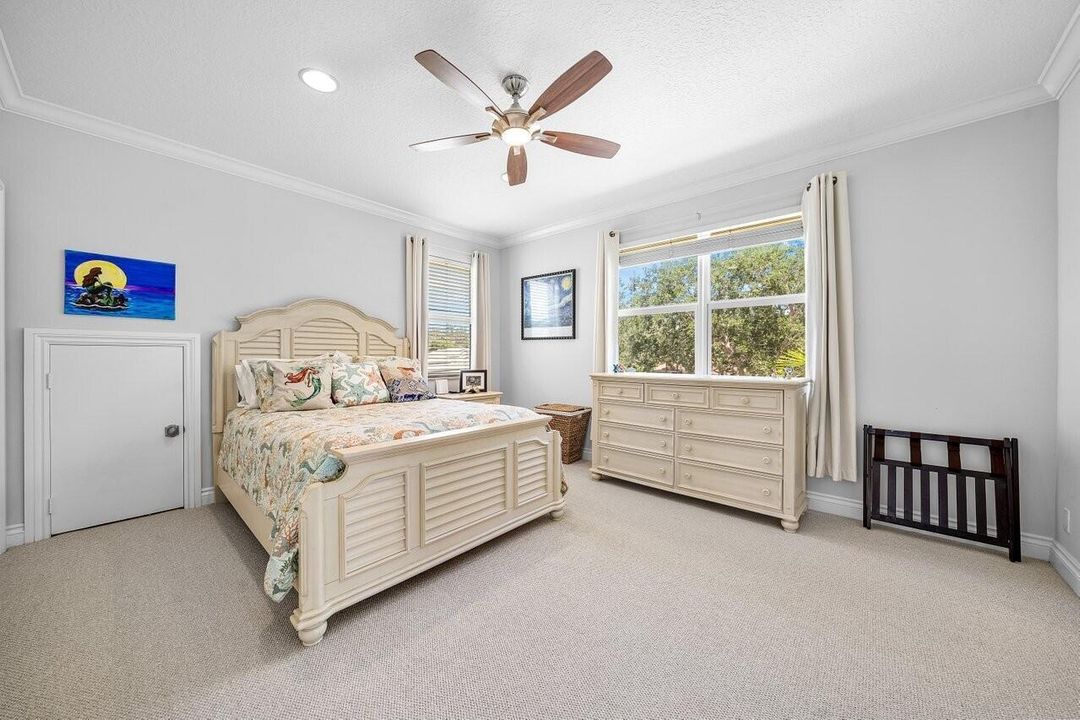 Upstairs Bedroom 2