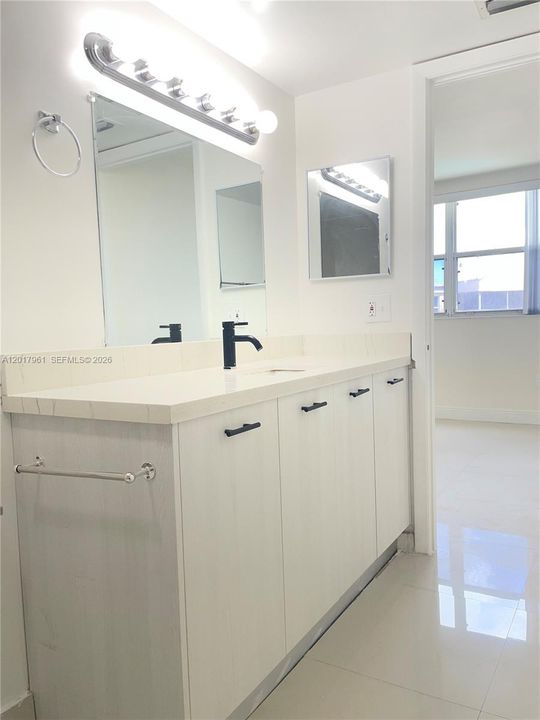 Activo con contrato: $2,350 (2 camas, 2 baños, 1197 Pies cuadrados)