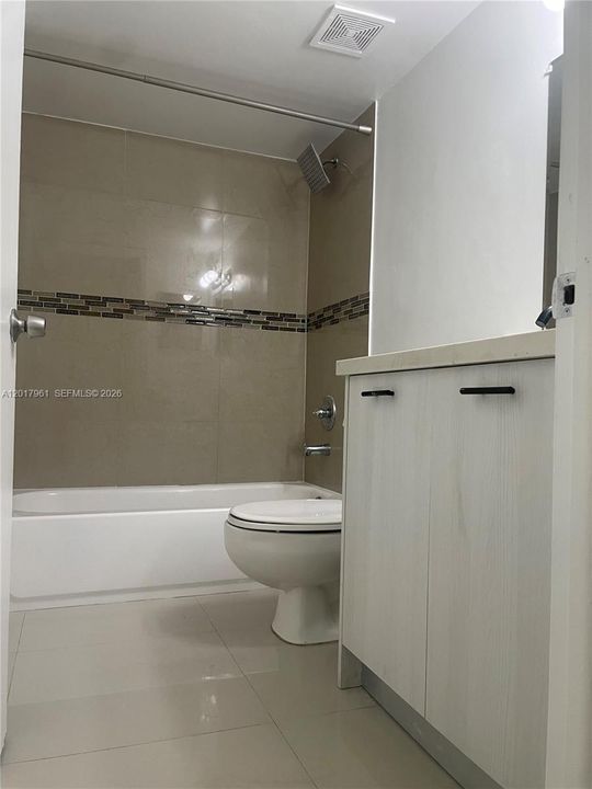 Activo con contrato: $2,350 (2 camas, 2 baños, 1197 Pies cuadrados)