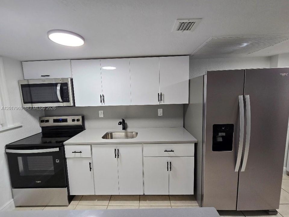 В аренду: $1,800 (1 спален, 1 ванн, 558 Квадратных фут)