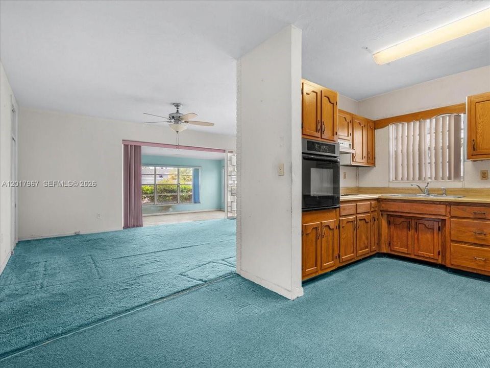 Activo con contrato: $449,000 (2 camas, 1 baños, 1426 Pies cuadrados)