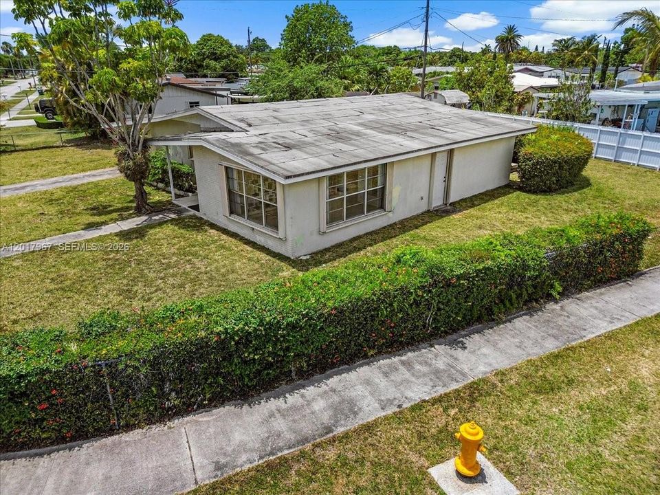 Activo con contrato: $449,000 (2 camas, 1 baños, 1426 Pies cuadrados)
