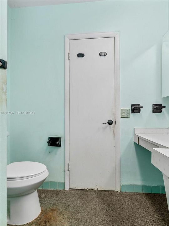 Activo con contrato: $449,000 (2 camas, 1 baños, 1426 Pies cuadrados)