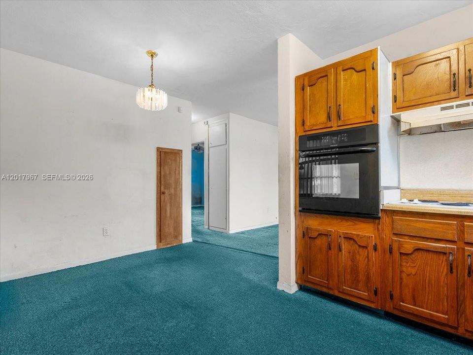 Activo con contrato: $449,000 (2 camas, 1 baños, 1426 Pies cuadrados)