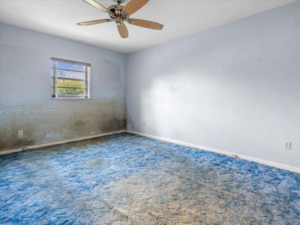 Activo con contrato: $449,000 (2 camas, 1 baños, 1426 Pies cuadrados)