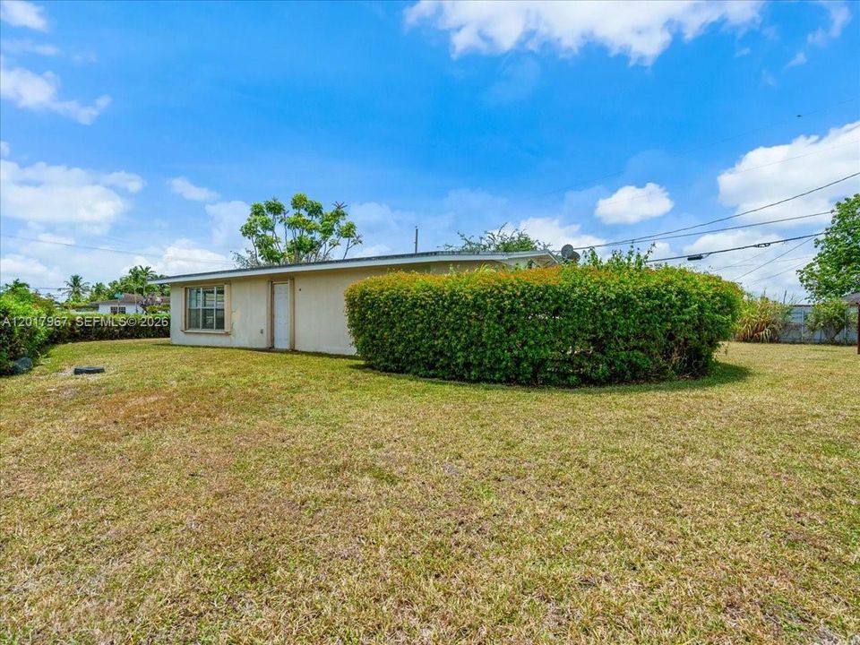 Activo con contrato: $449,000 (2 camas, 1 baños, 1426 Pies cuadrados)