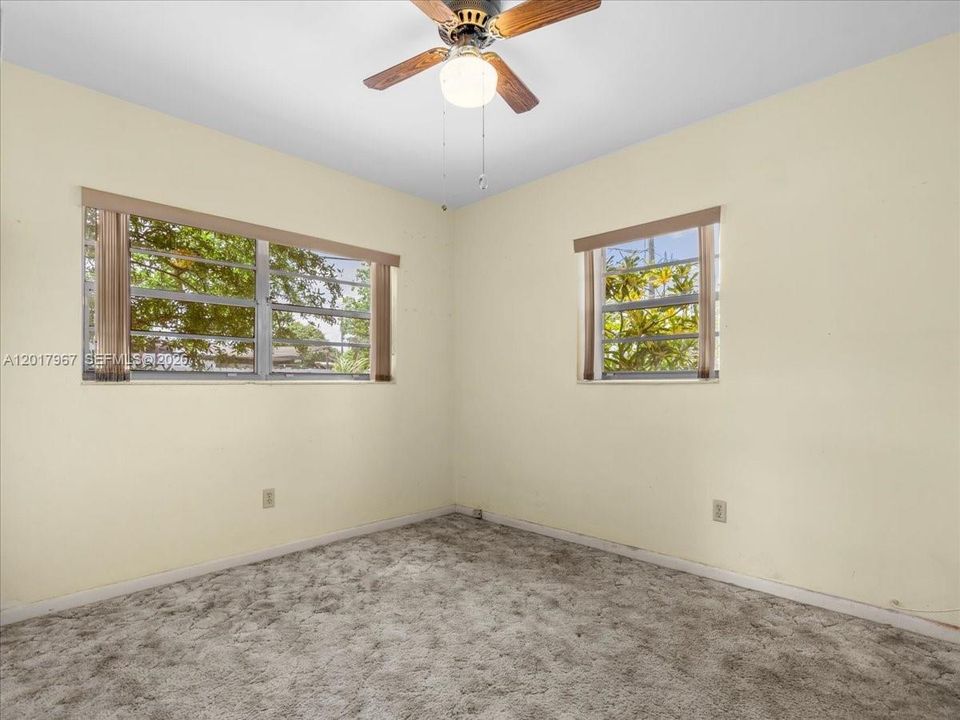 Activo con contrato: $449,000 (2 camas, 1 baños, 1426 Pies cuadrados)