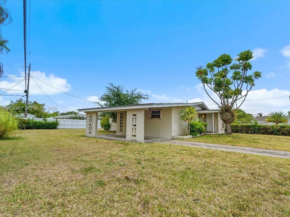Activo con contrato: $449,000 (2 camas, 1 baños, 1426 Pies cuadrados)