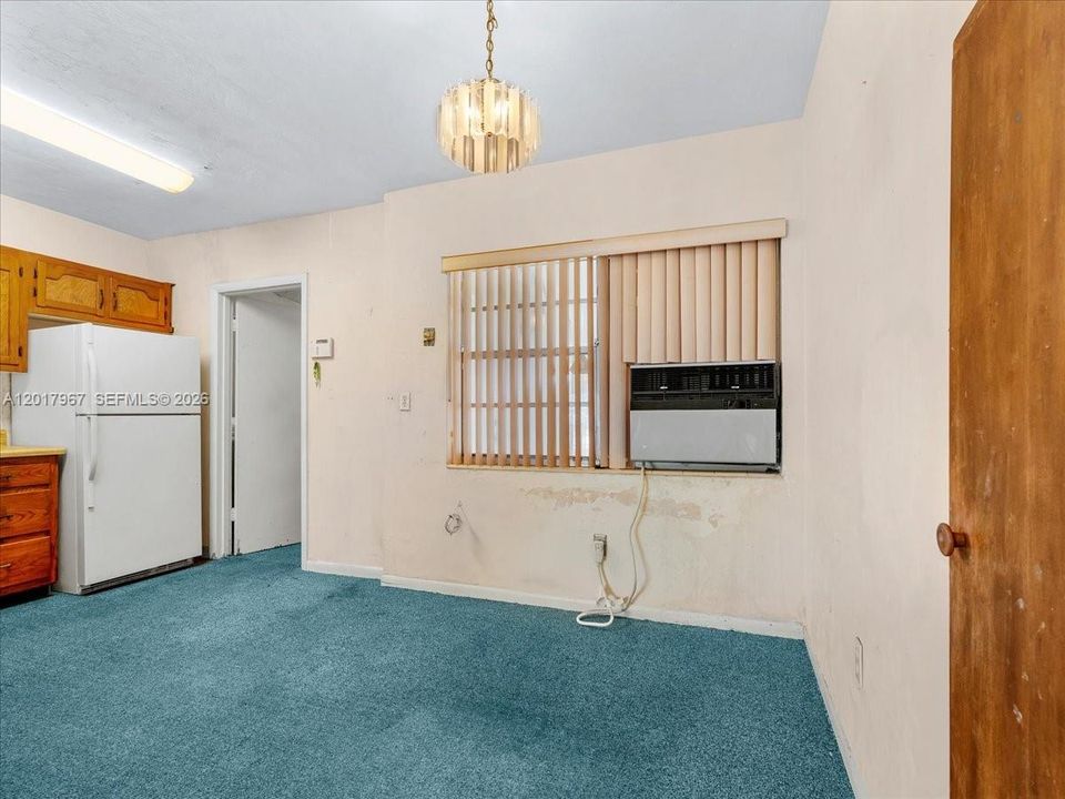 Activo con contrato: $449,000 (2 camas, 1 baños, 1426 Pies cuadrados)