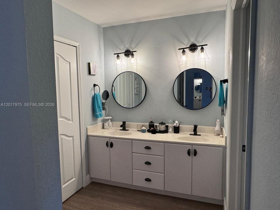 В аренду: $3,950 (3 спален, 3 ванн, 2206 Квадратных фут)
