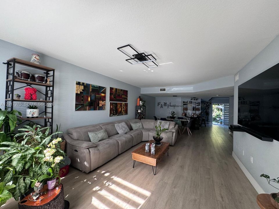 В аренду: $3,950 (3 спален, 3 ванн, 2206 Квадратных фут)