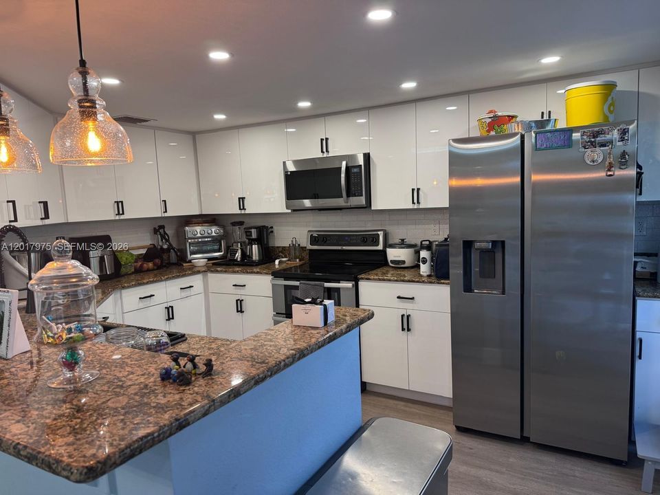 В аренду: $3,950 (3 спален, 3 ванн, 2206 Квадратных фут)