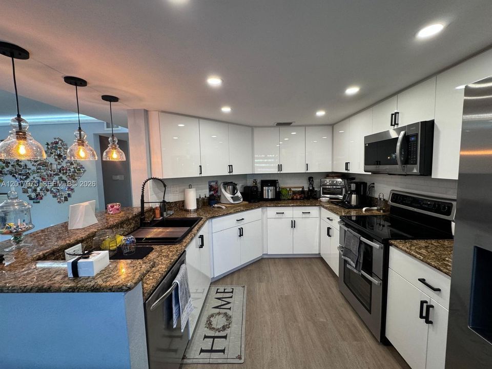 В аренду: $3,950 (3 спален, 3 ванн, 2206 Квадратных фут)