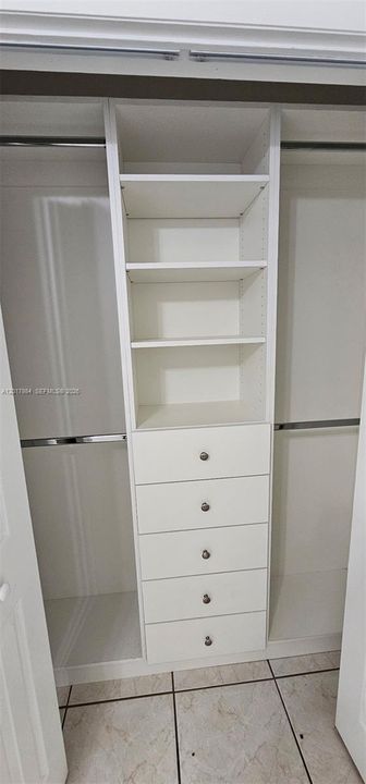 Activo con contrato: $2,300 (2 camas, 1 baños, 870 Pies cuadrados)