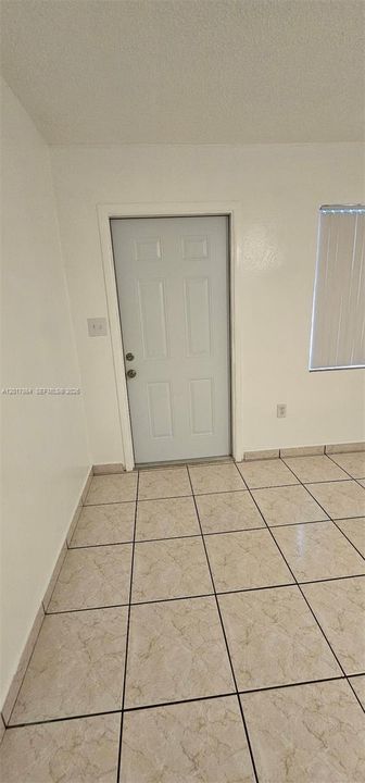 Activo con contrato: $2,300 (2 camas, 1 baños, 870 Pies cuadrados)