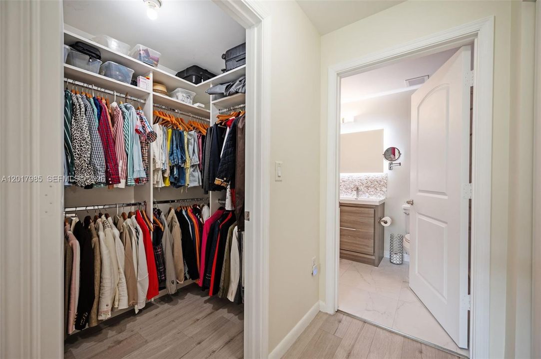For Sale: $450,000 (2 beds, 2 baths, 1260 Square Feet)