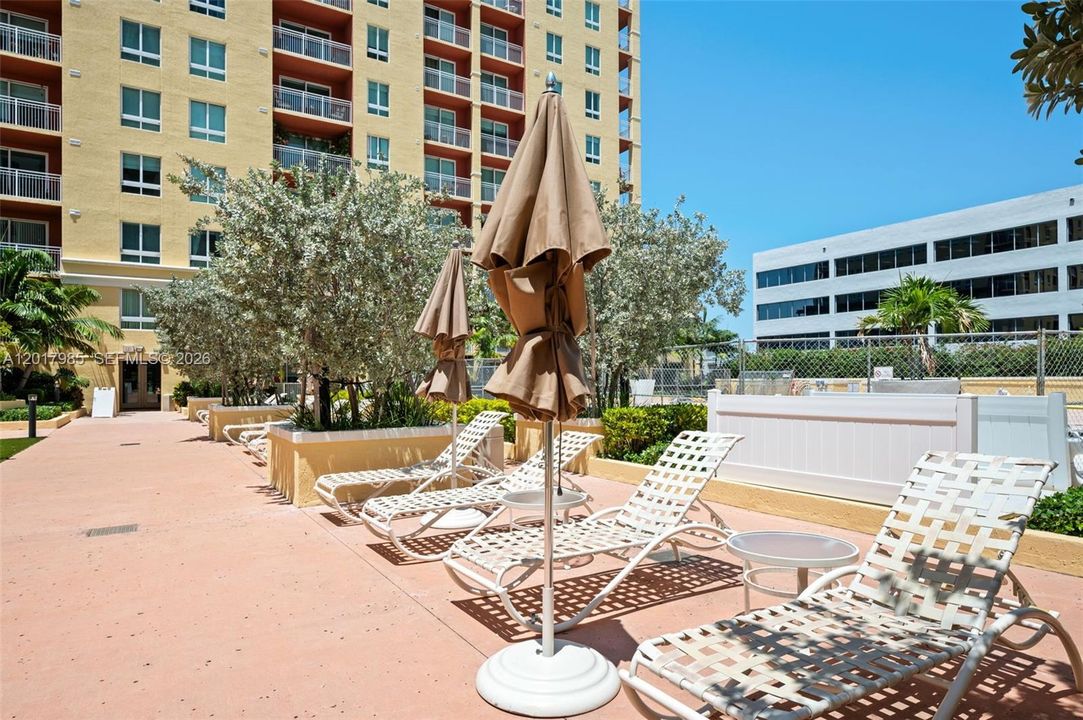 For Sale: $450,000 (2 beds, 2 baths, 1260 Square Feet)