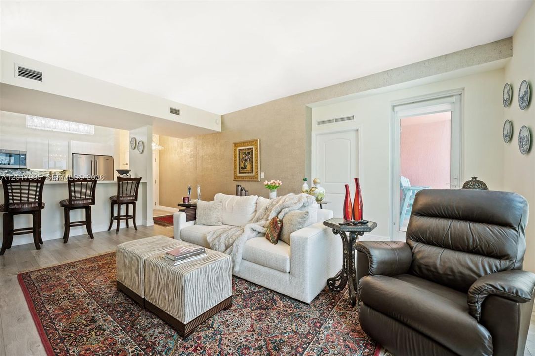 For Sale: $450,000 (2 beds, 2 baths, 1260 Square Feet)