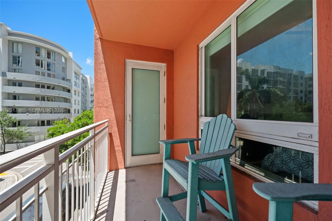 For Sale: $450,000 (2 beds, 2 baths, 1260 Square Feet)